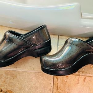 Excellent condition Size 6 / 36 Black Grey Onyx Dansko